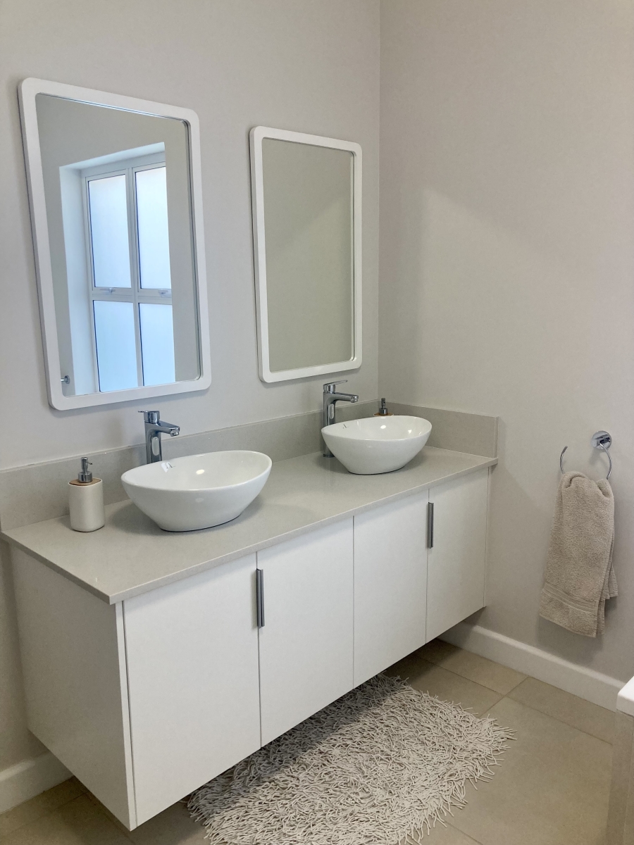 3 Bedroom Property for Sale in Baron View Western Cape
